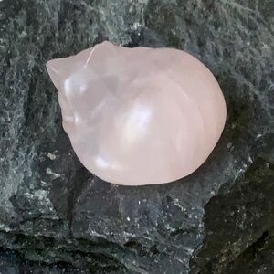 ROSE QUARTZ HAND CARVED SLEEPING CAT